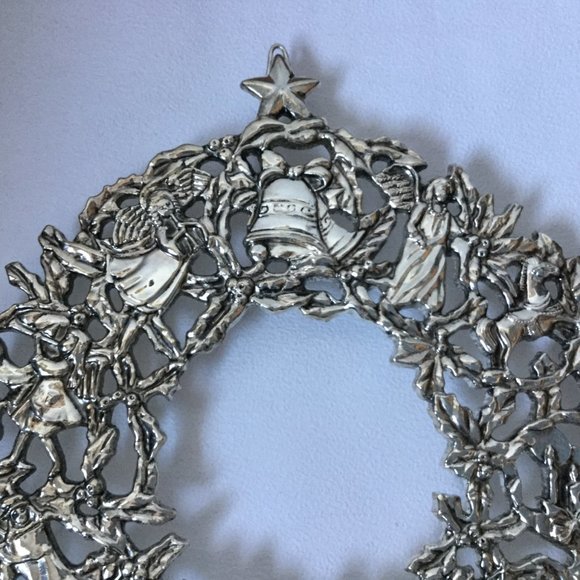 Elegance Silver plated Zinc wreath wall door hanging small Christmas decor vtg - Picture 2 of 5